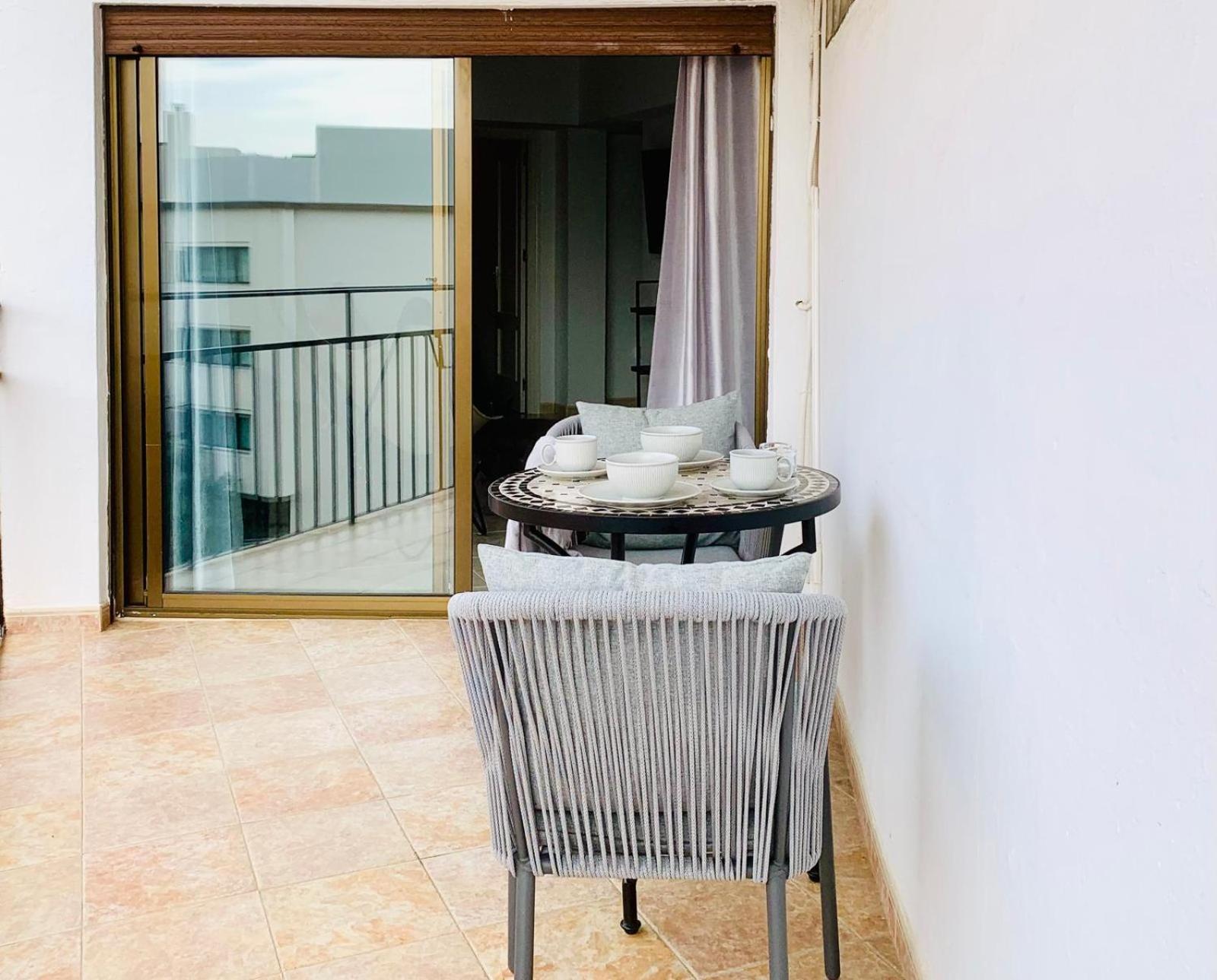 Amazing 2 Bedrooms In Centre *