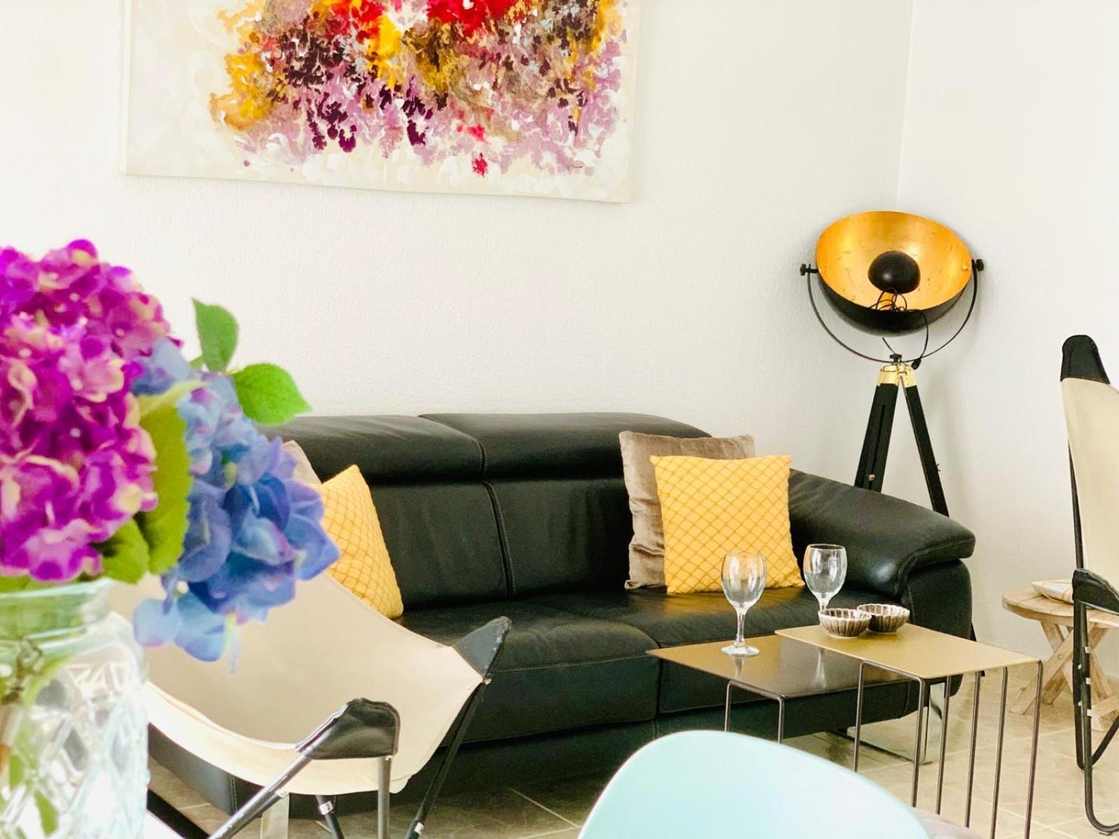 Amazing 2 Bedrooms In Centre *